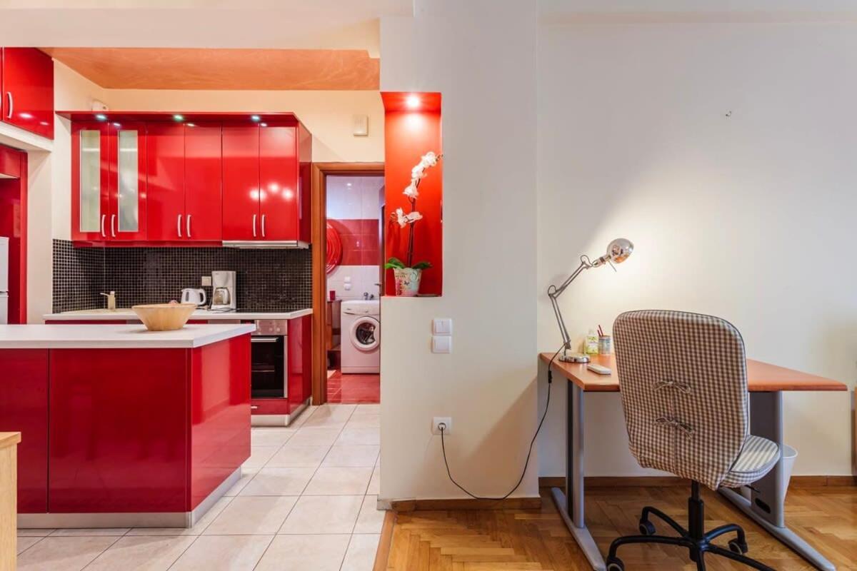 Athens Strawberry Hideaway - City Chic Retreat Exterior photo